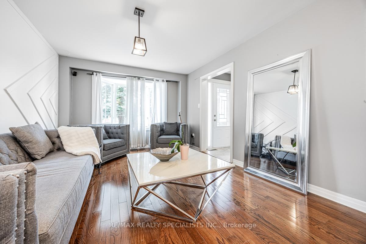 Photo 7 of Unit Main & 2ND, 18 Ivybridge Drive, Brampton, Madoc — HOMEH