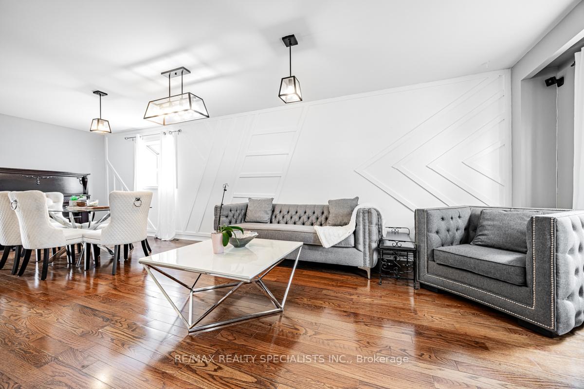 Photo 8 of Unit Main & 2ND, 18 Ivybridge Drive, Brampton, Madoc — HOMEH