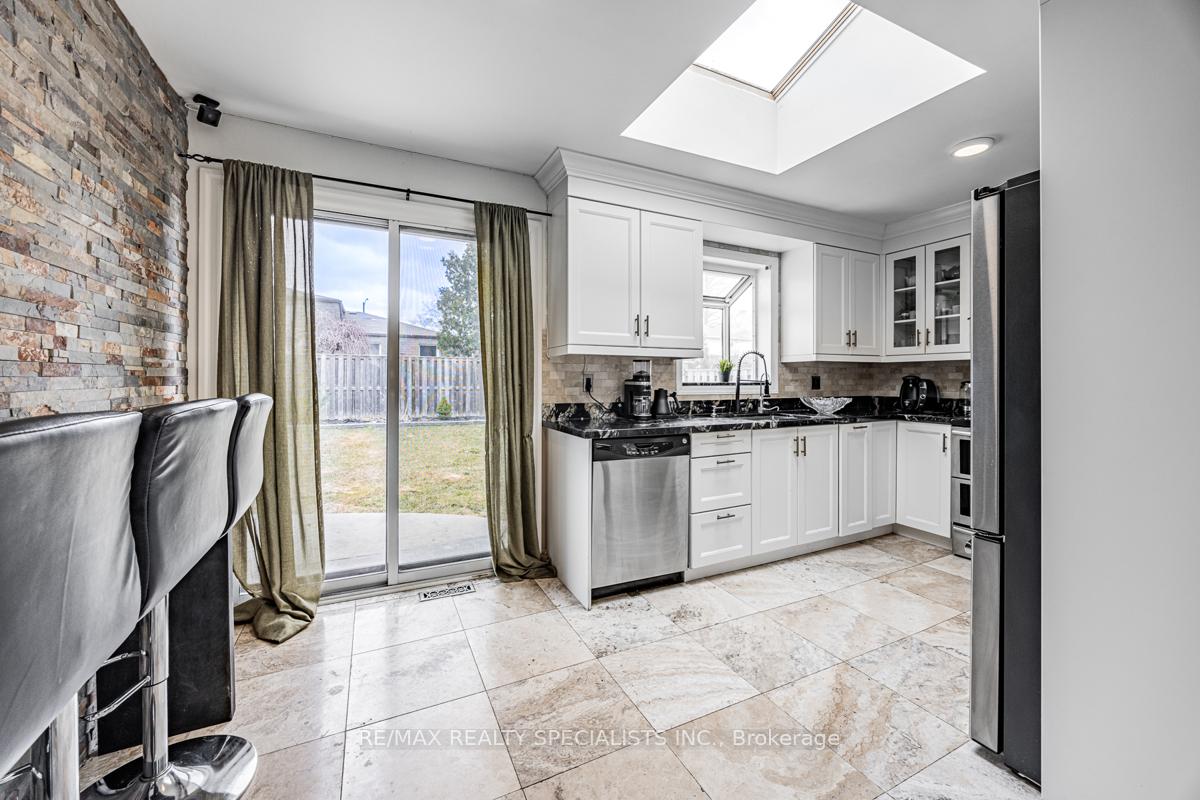 Photo 13 of Unit Main & 2ND, 18 Ivybridge Drive, Brampton, Madoc — HOMEH