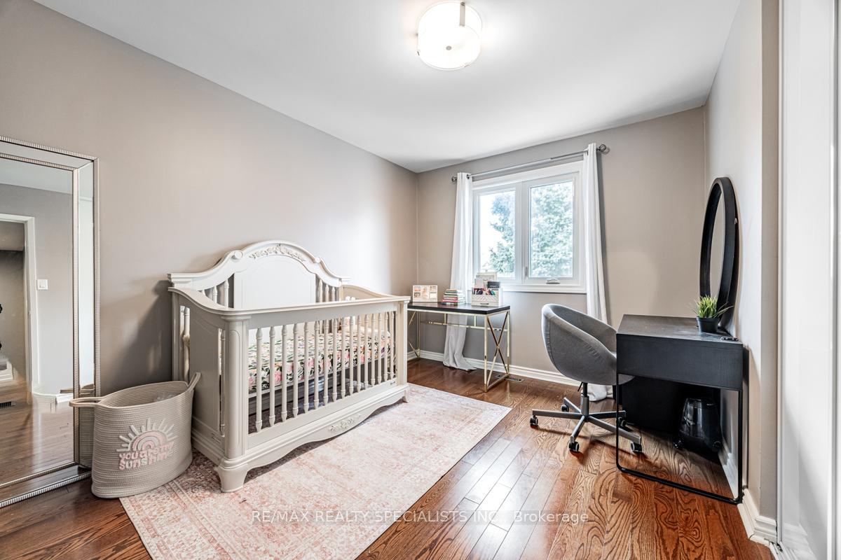 Photo 19 of Unit Main & 2ND, 18 Ivybridge Drive, Brampton, Madoc — HOMEH