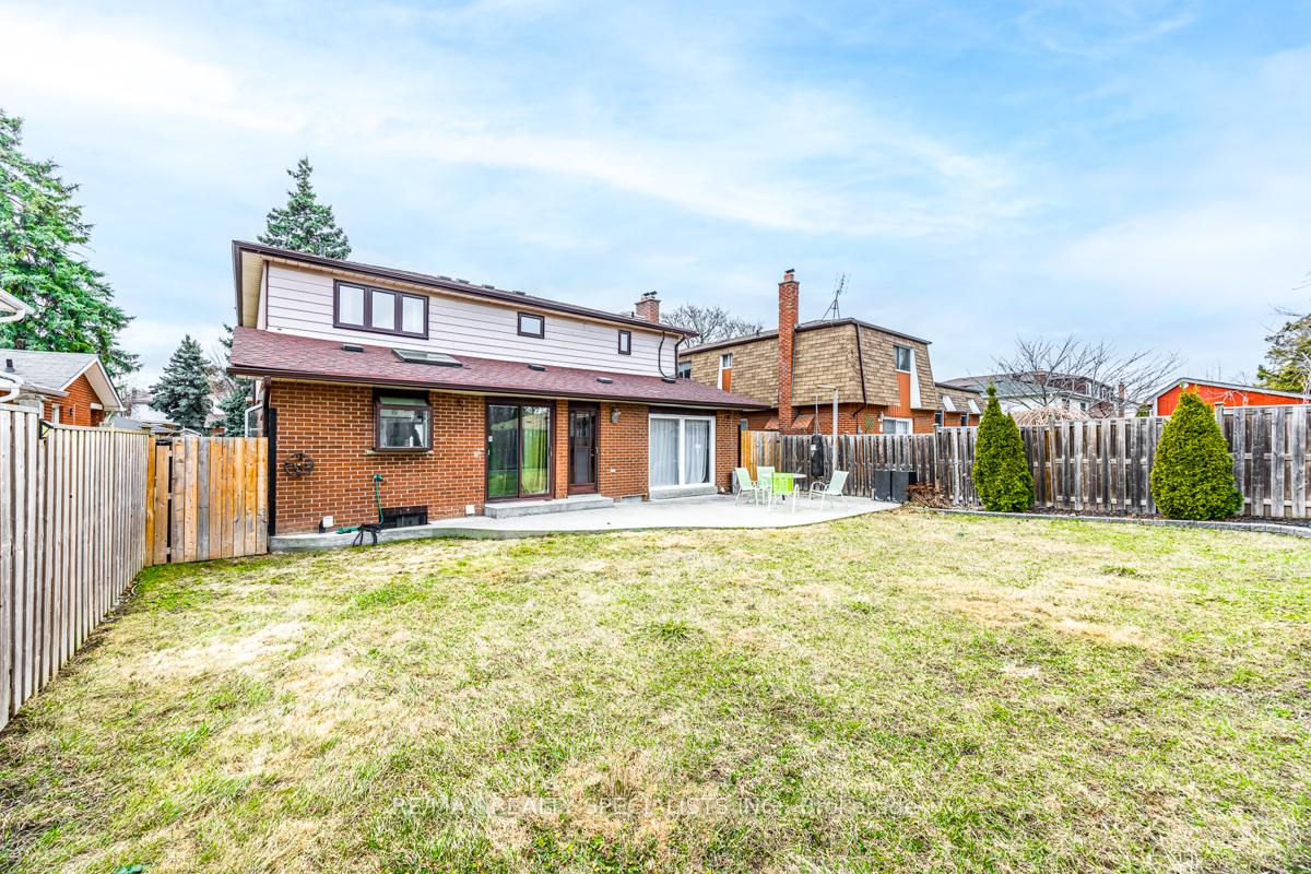 Photo 26 of Unit Main & 2ND, 18 Ivybridge Drive, Brampton, Madoc — HOMEH