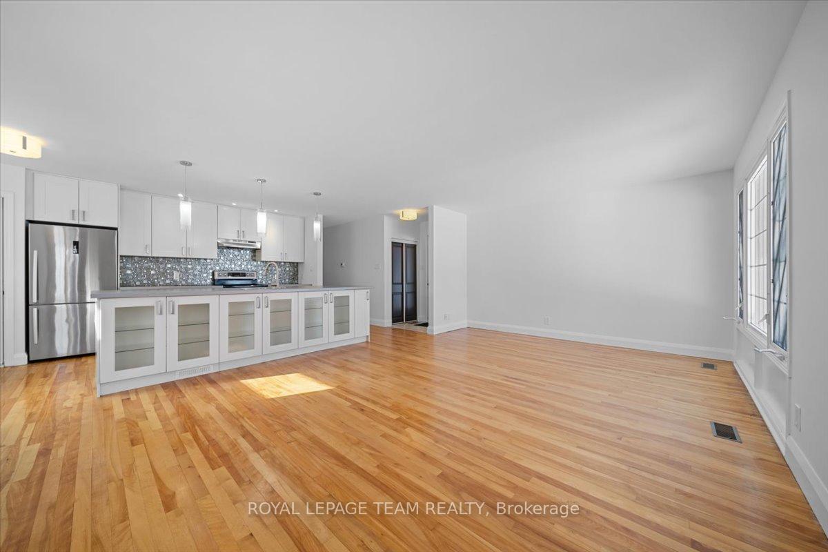 Photo 7 of Unit A, 2226 Tawney Road, Ottawa, Hawthorne Meadows — HOMEH
