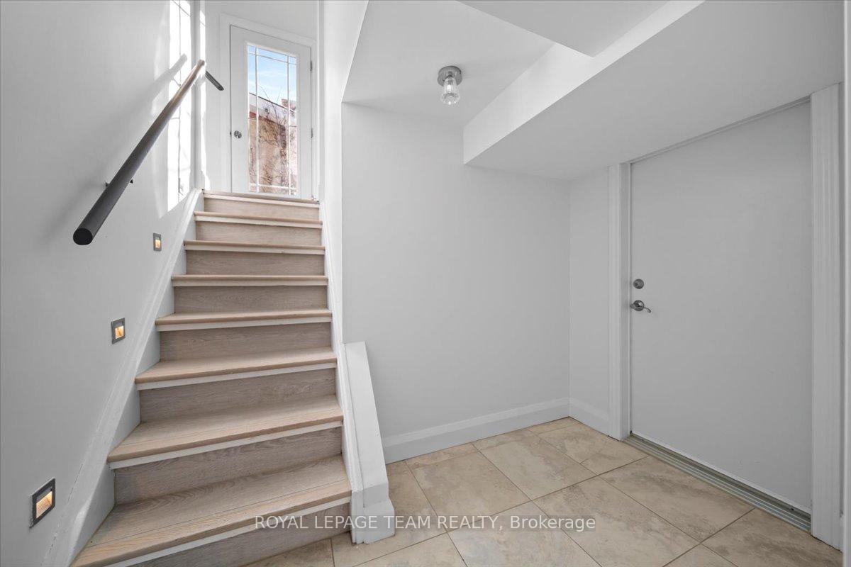 Photo 22 of Unit A, 2226 Tawney Road, Ottawa, Hawthorne Meadows — HOMEH