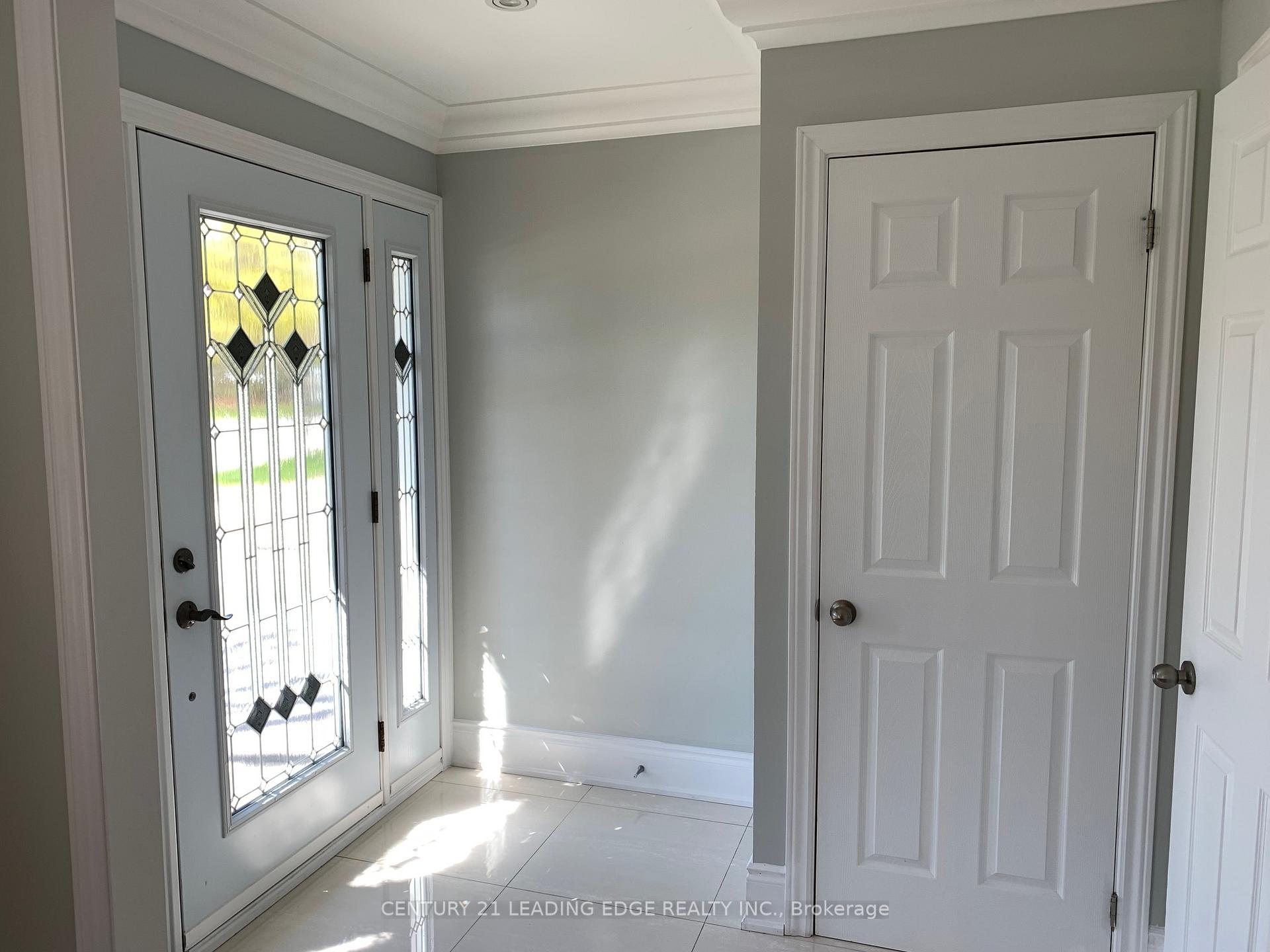 Photo 2 of 18 Devins Drive, Aurora, Aurora Heights — HOMEH