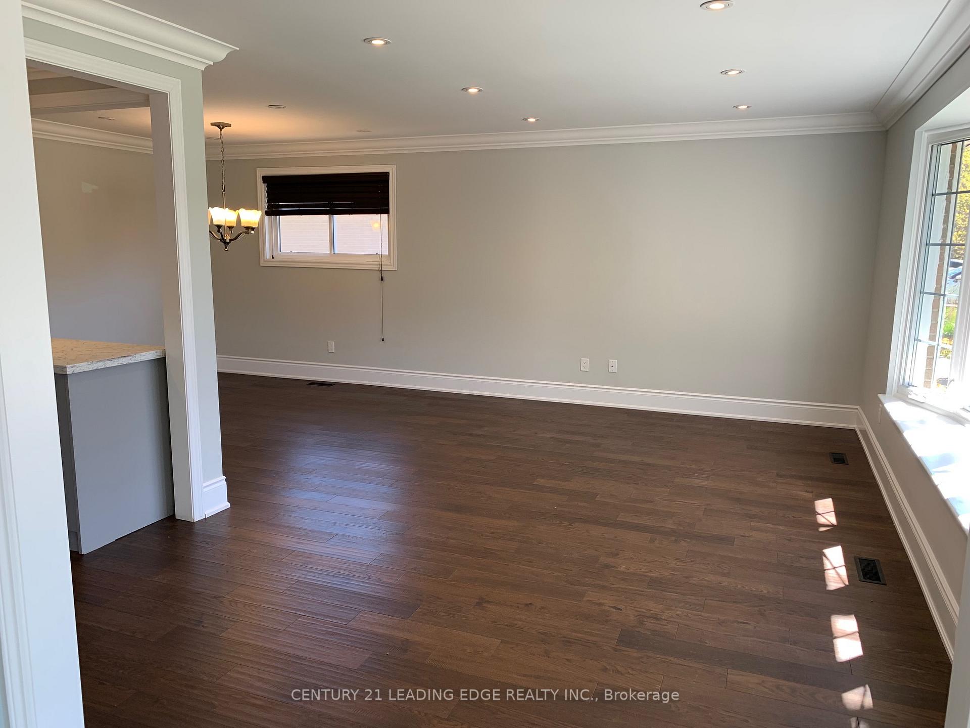Photo 6 of 18 Devins Drive, Aurora, Aurora Heights — HOMEH