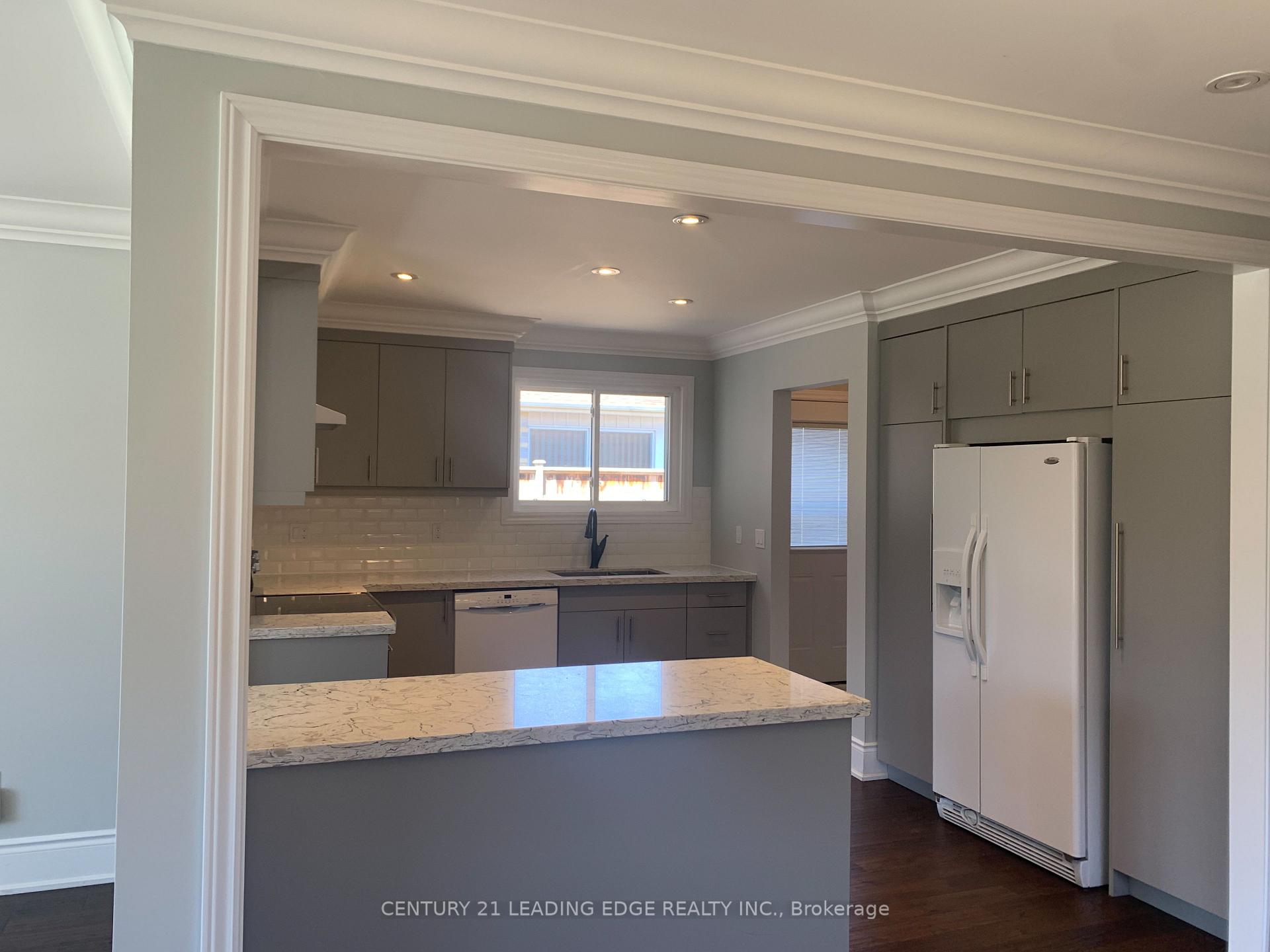 Photo 9 of 18 Devins Drive, Aurora, Aurora Heights — HOMEH