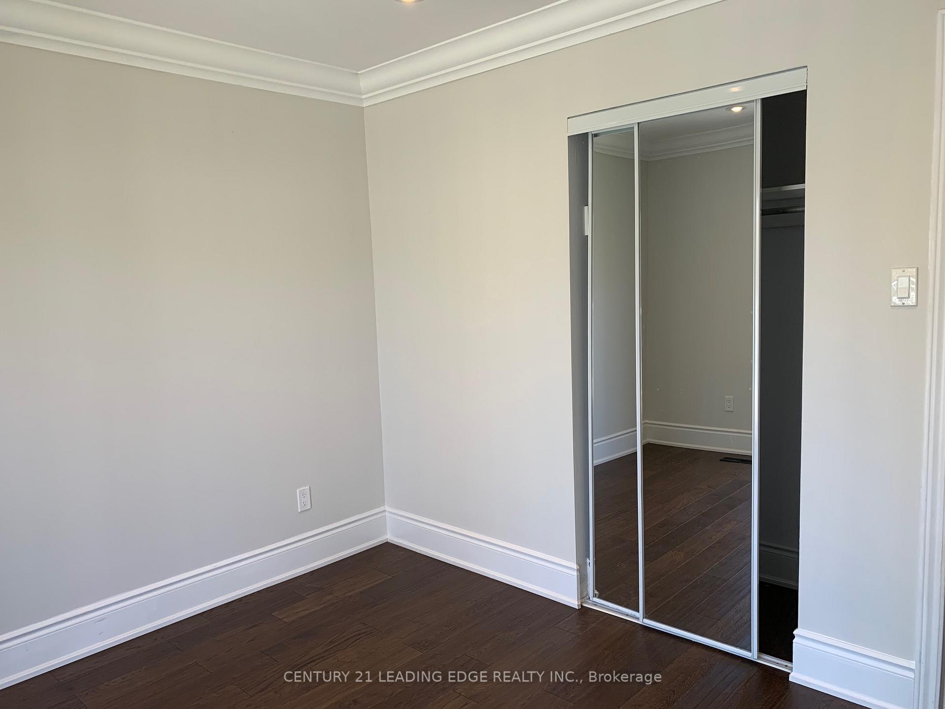 Photo 11 of 18 Devins Drive, Aurora, Aurora Heights — HOMEH