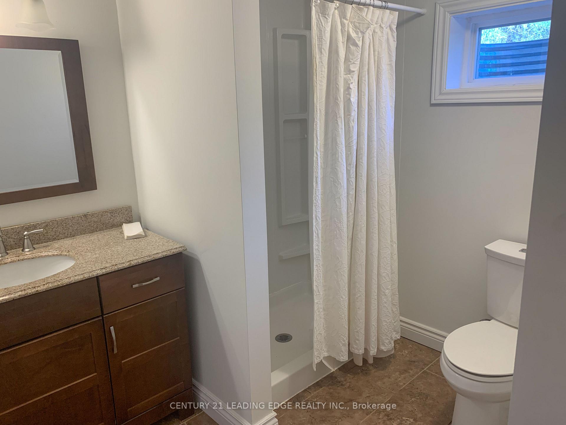 Photo 19 of 18 Devins Drive, Aurora, Aurora Heights — HOMEH