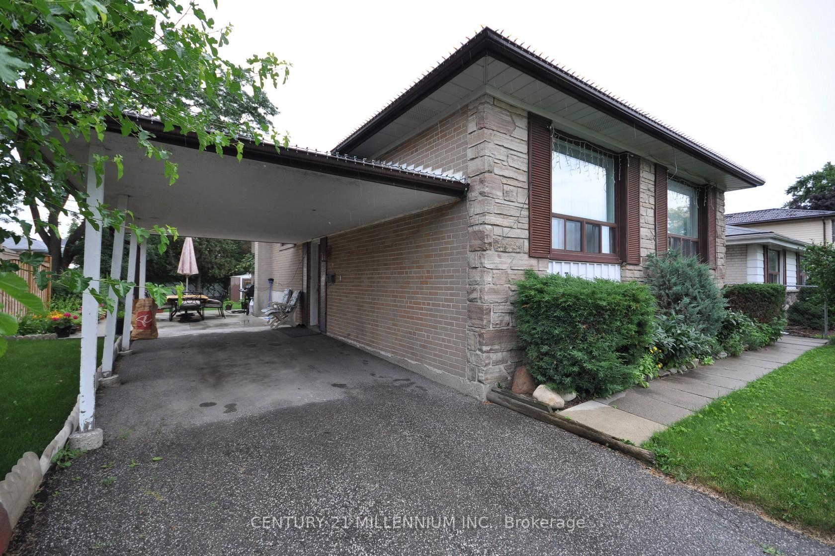 Front of Unit Upper, 43 Farmington Drive