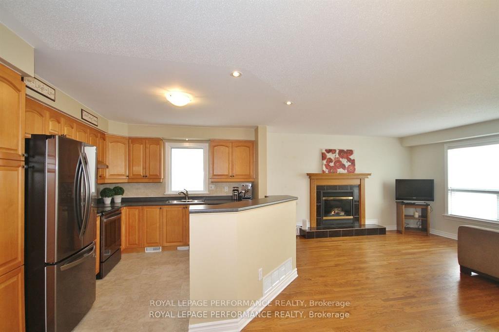 Photo 5 of 63 Ambiance Drive, Ottawa, Barrhaven East — HOMEH