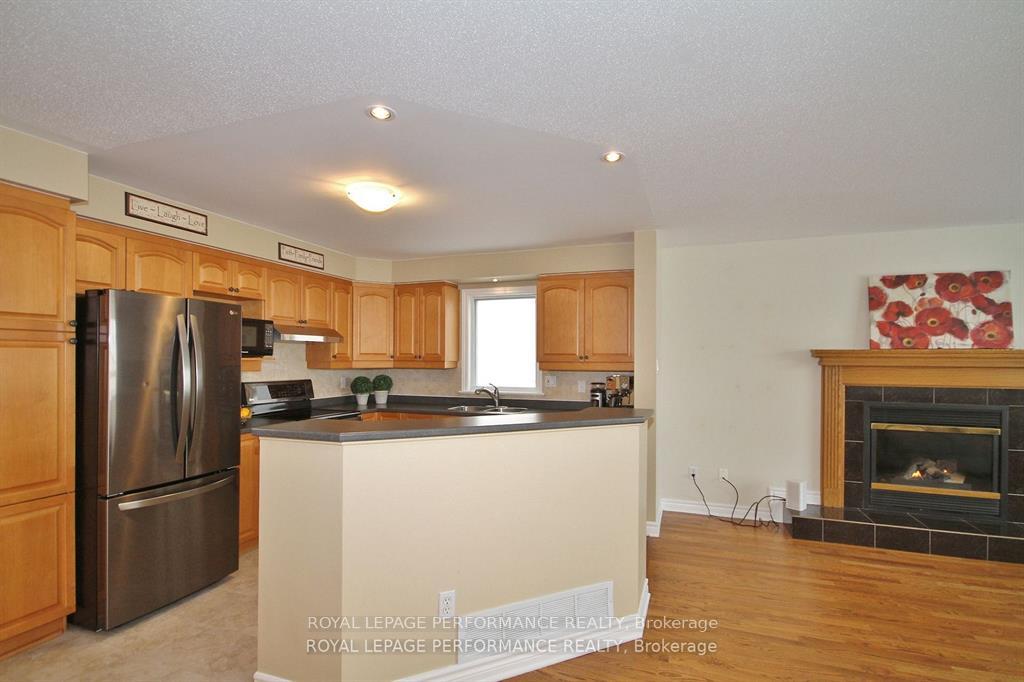 Photo 11 of 63 Ambiance Drive, Ottawa, Barrhaven East — HOMEH