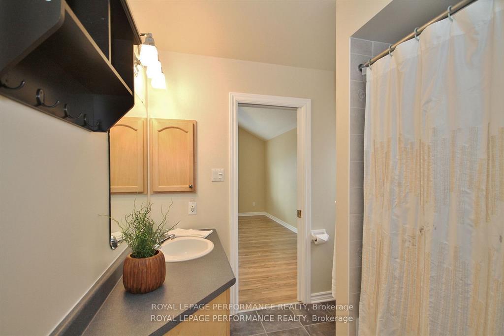 Photo 26 of 63 Ambiance Drive, Ottawa, Barrhaven East — HOMEH