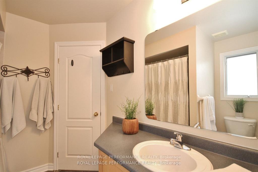 Photo 25 of 63 Ambiance Drive, Ottawa, Barrhaven East — HOMEH