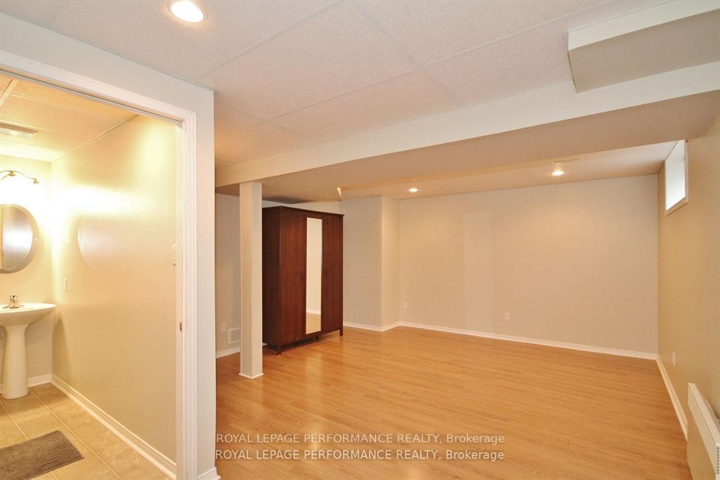 Photo 32 of 63 Ambiance Drive, Ottawa, Barrhaven East — HOMEH