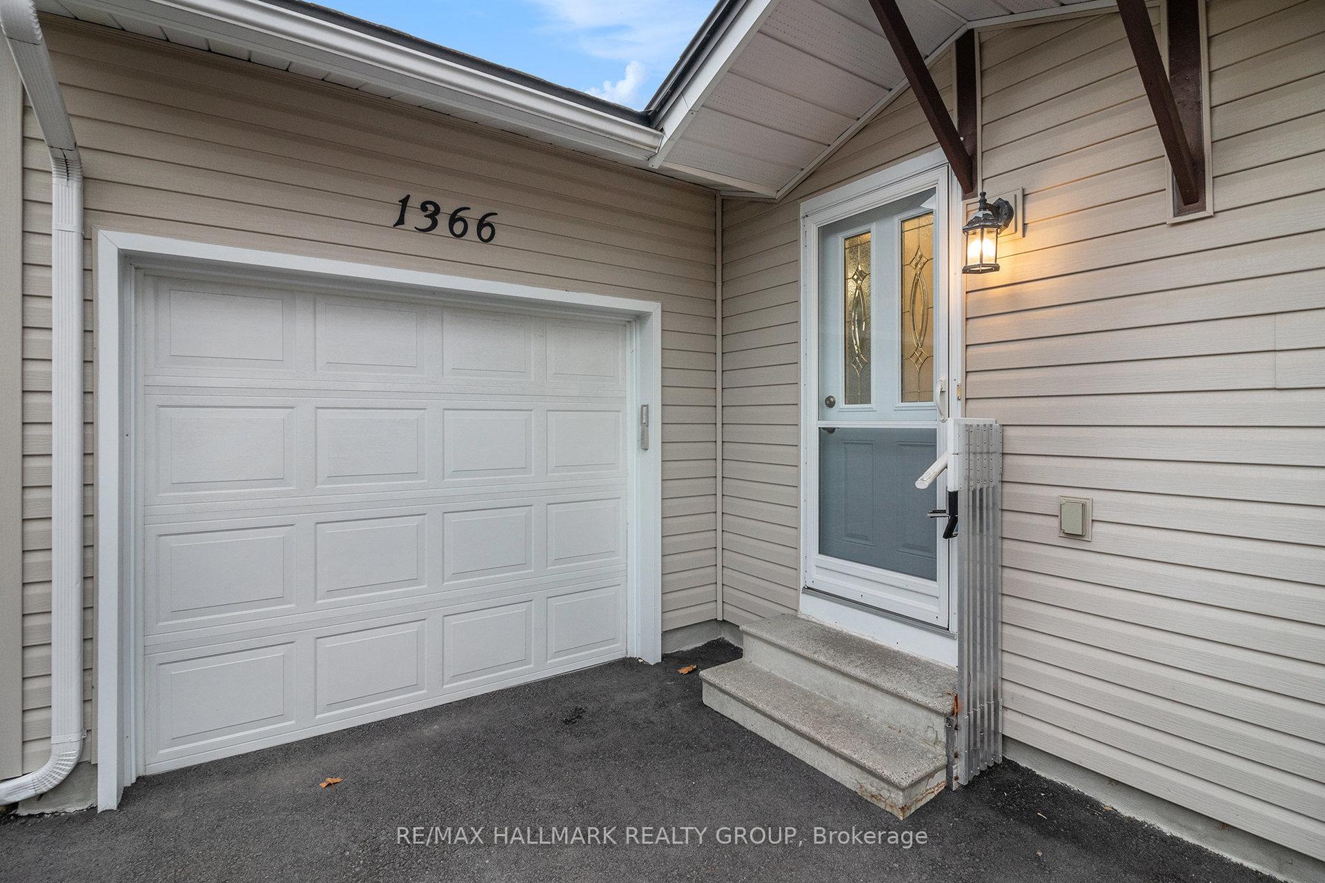 Photo 5 of 1366 Metz Crescent, Ottawa, Carson Grove — HOMEH