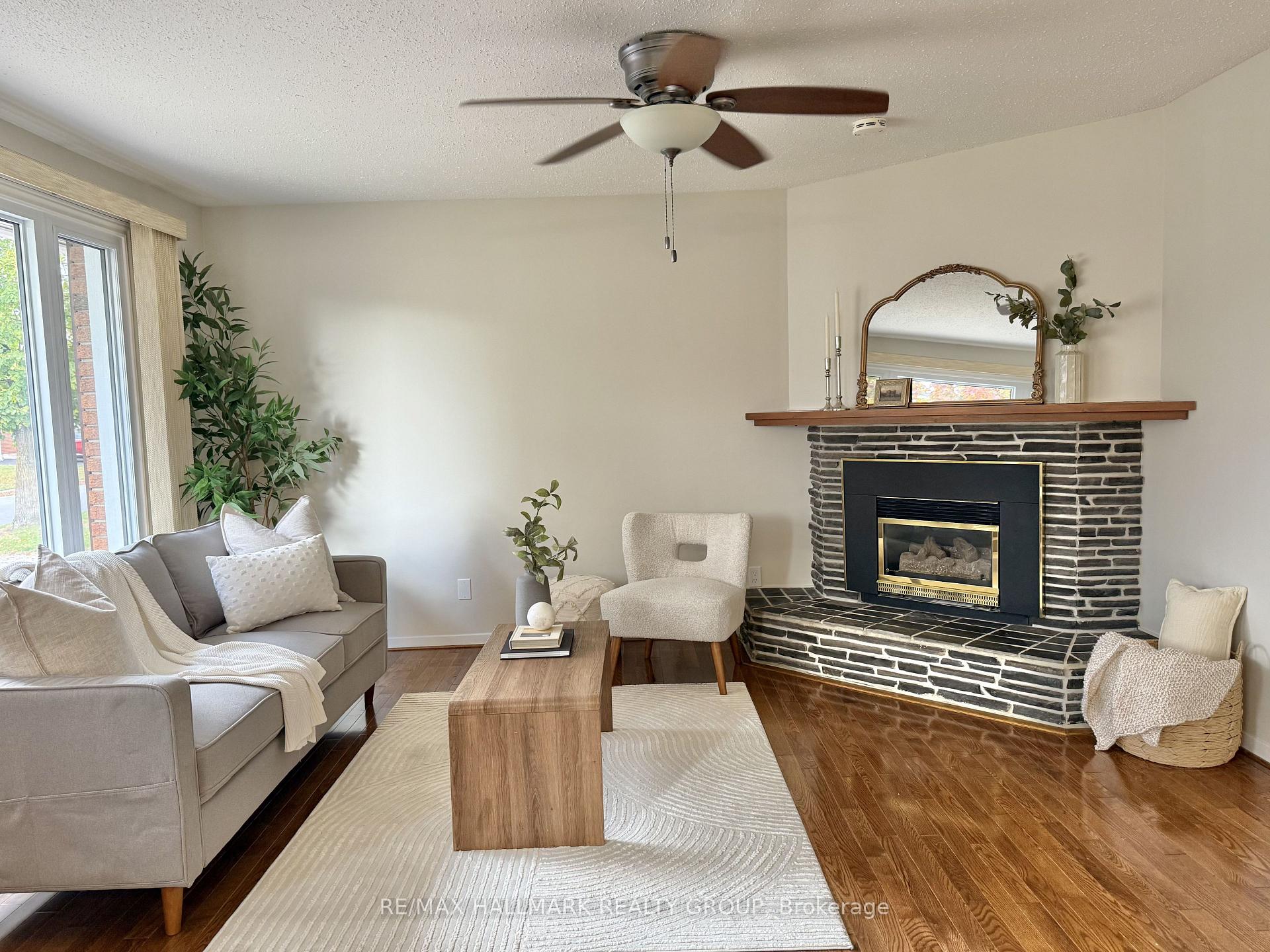 Photo 10 of 1366 Metz Crescent, Ottawa, Carson Grove — HOMEH