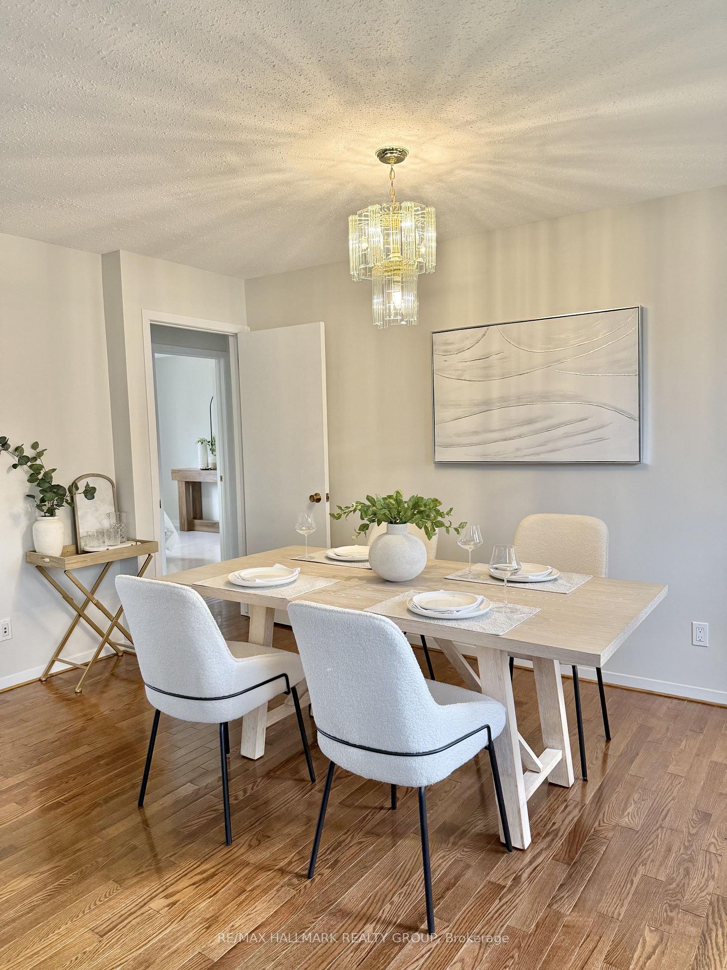 Photo 9 of 1366 Metz Crescent, Ottawa, Carson Grove — HOMEH