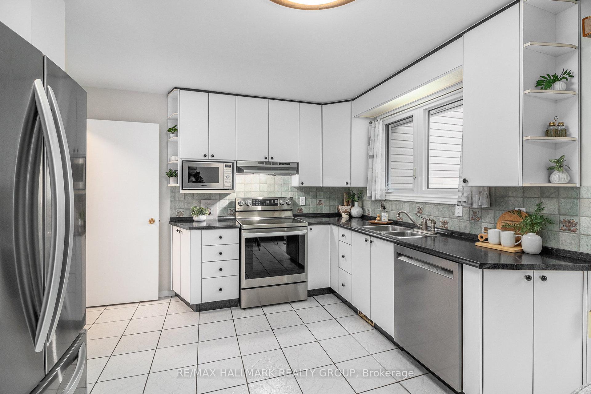 Photo 34 of 1366 Metz Crescent, Ottawa, Carson Grove — HOMEH