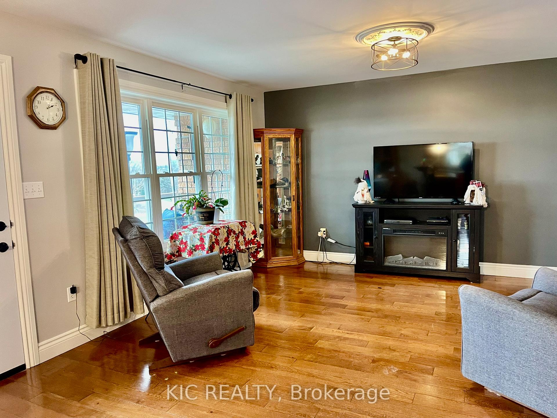 Photo 28 of 821 South Street, Douro-Dummer — HOMEH
