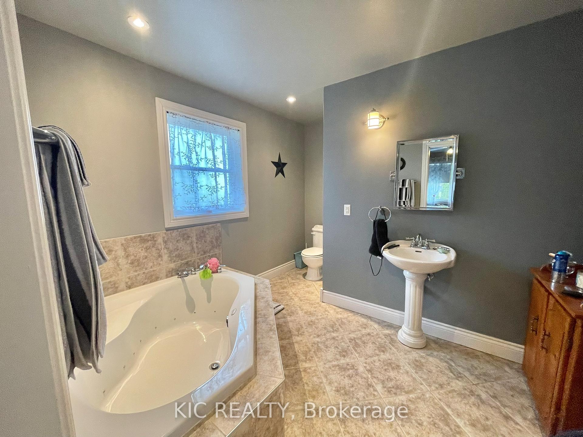 Photo 31 of 821 South Street, Douro-Dummer — HOMEH