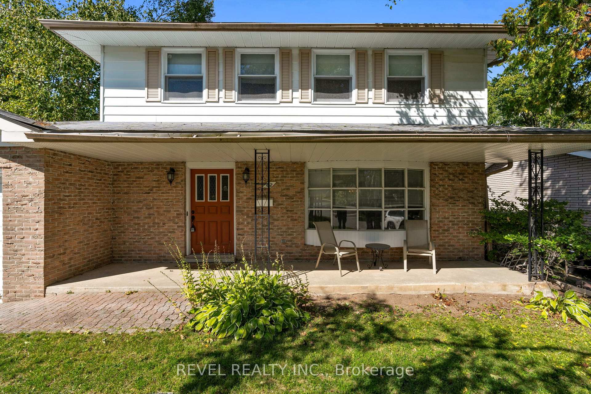 Photo 3 of 22 Belcourt Avenue, Barrie, Grove East — HOMEH