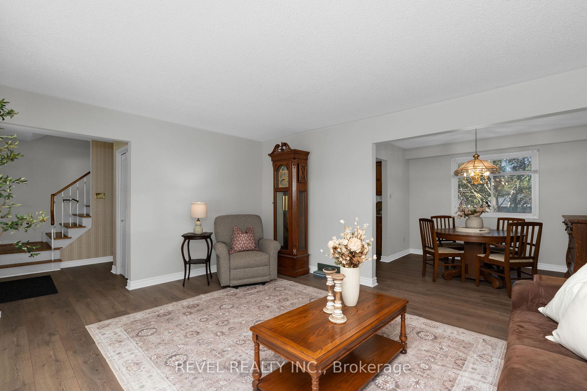 Photo 6 of 22 Belcourt Avenue, Barrie, Grove East — HOMEH