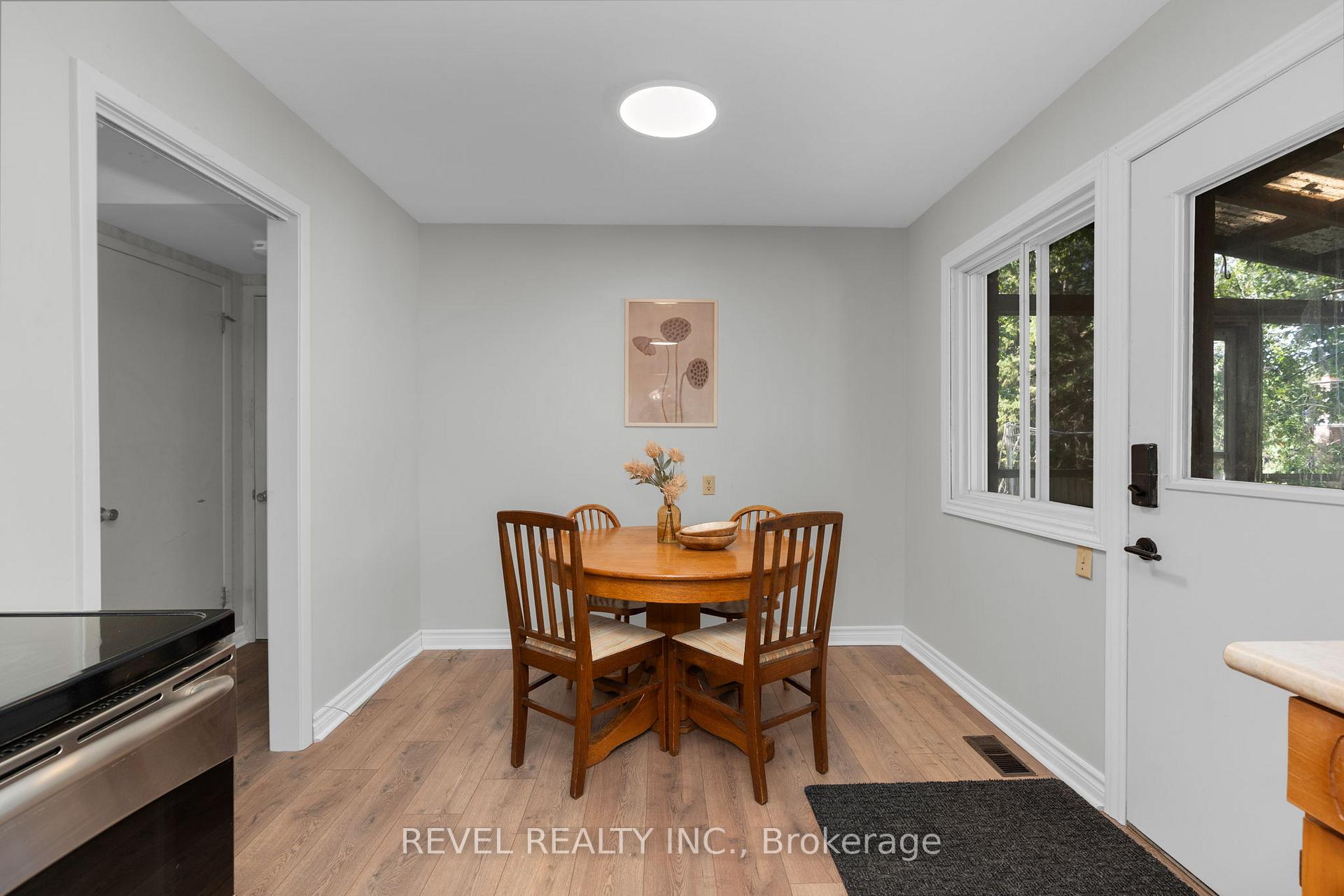 Photo 11 of 22 Belcourt Avenue, Barrie, Grove East — HOMEH