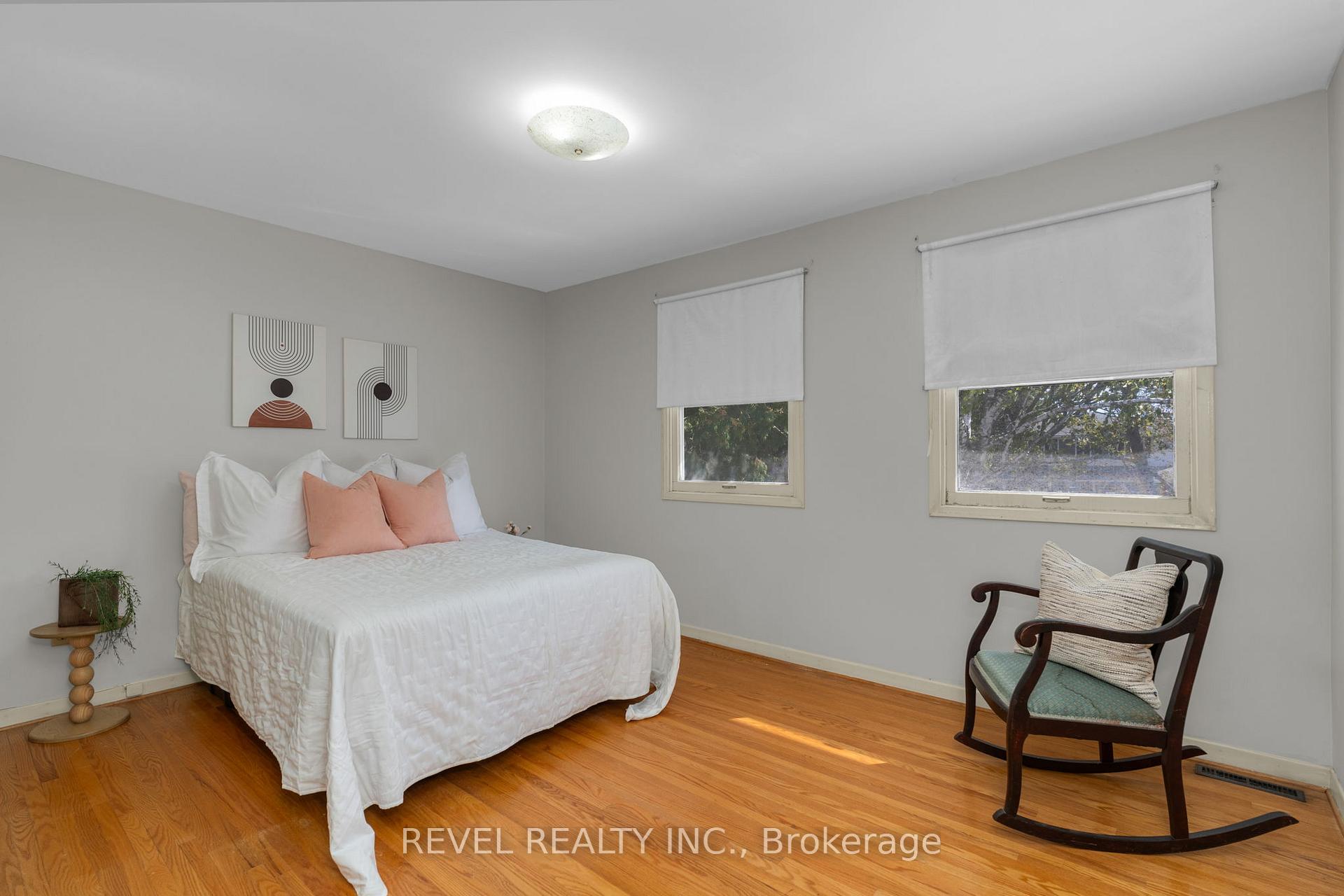 Photo 14 of 22 Belcourt Avenue, Barrie, Grove East — HOMEH