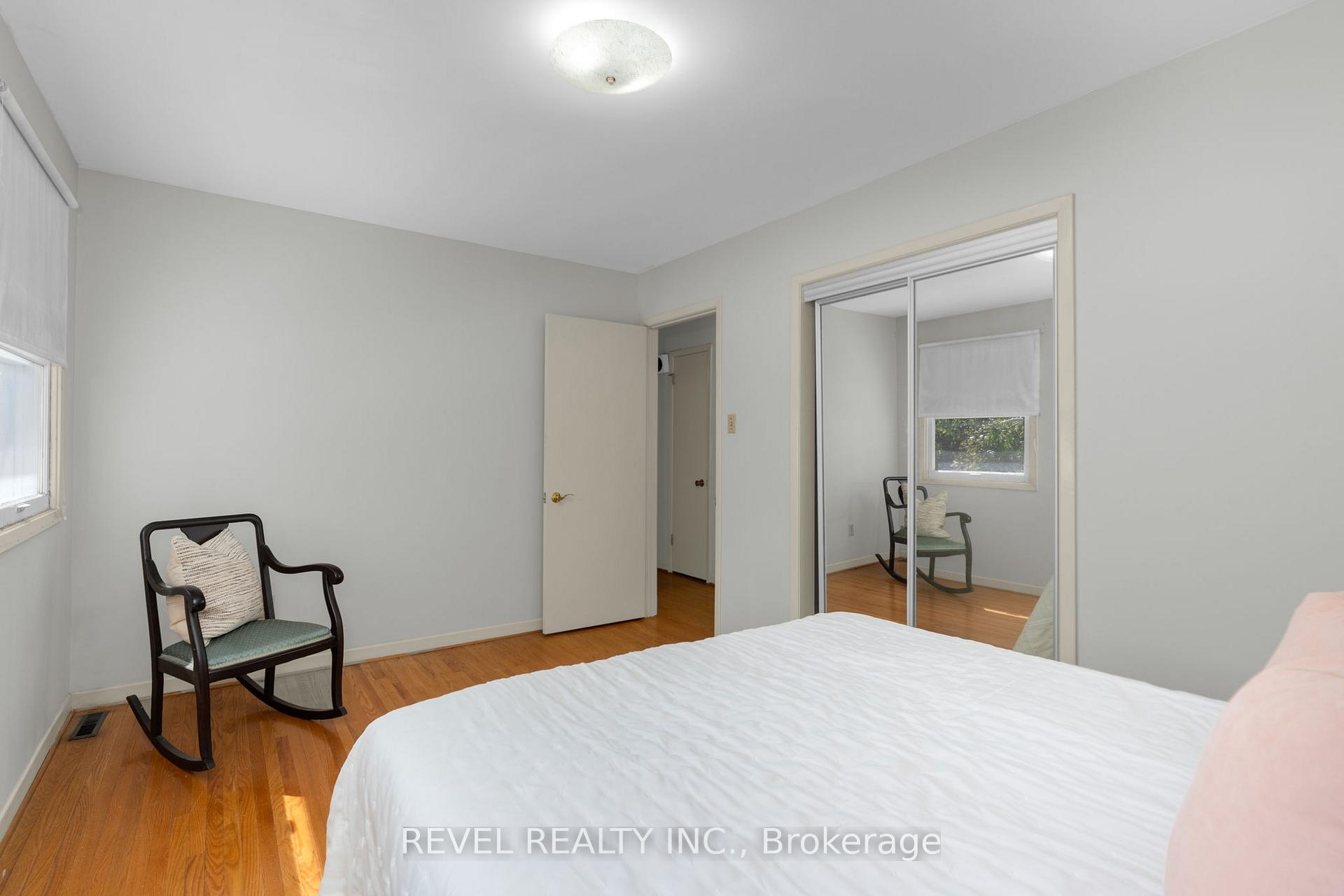 Photo 17 of 22 Belcourt Avenue, Barrie, Grove East — HOMEH