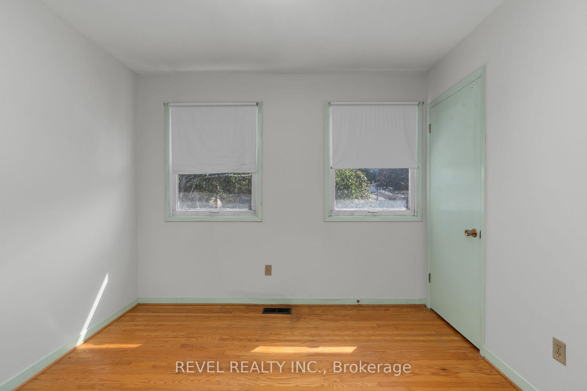 Photo 19 of 22 Belcourt Avenue, Barrie, Grove East — HOMEH
