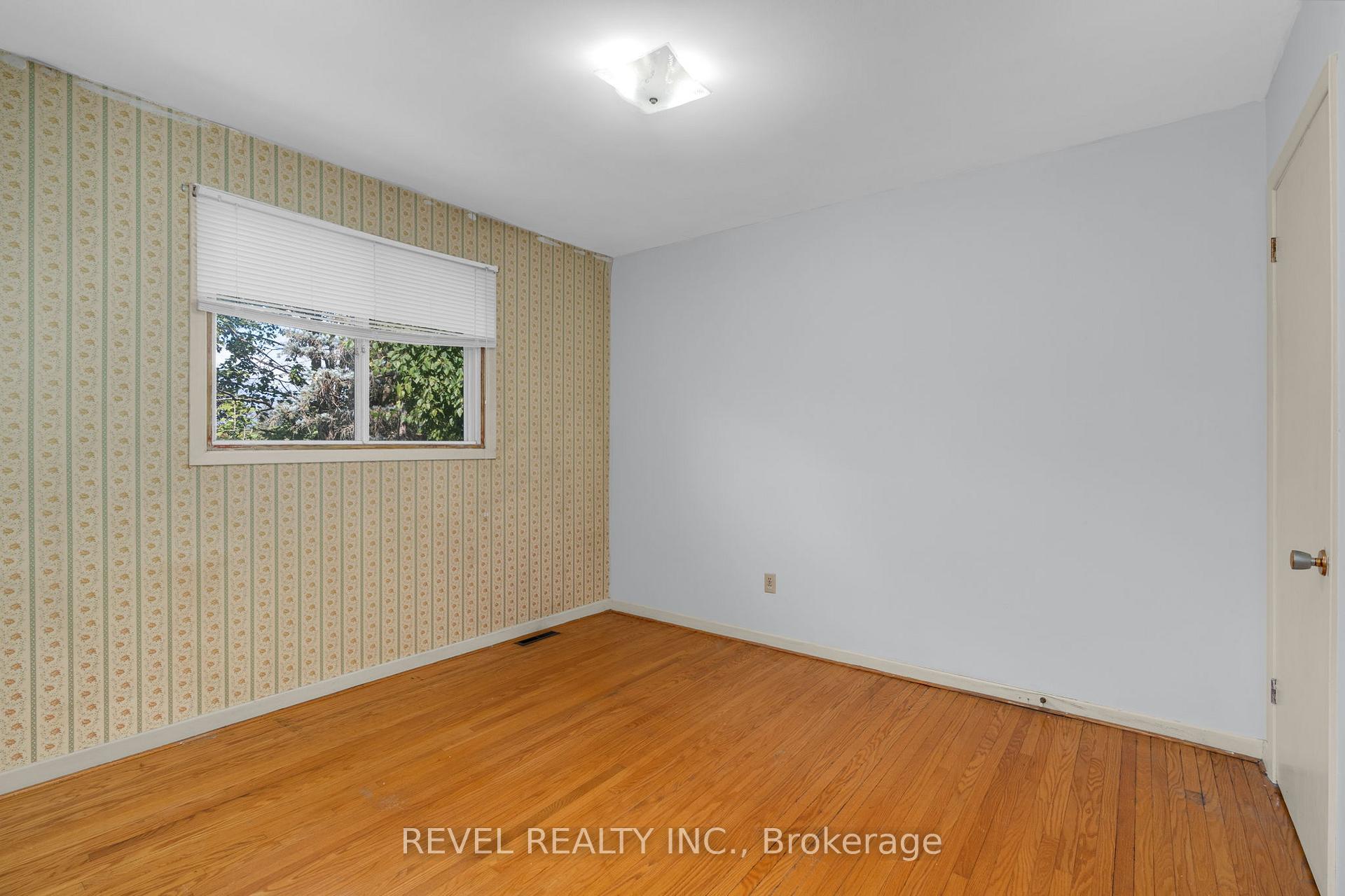 Photo 18 of 22 Belcourt Avenue, Barrie, Grove East — HOMEH