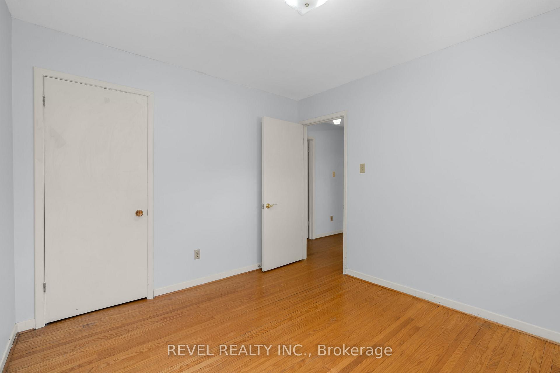 Photo 20 of 22 Belcourt Avenue, Barrie, Grove East — HOMEH