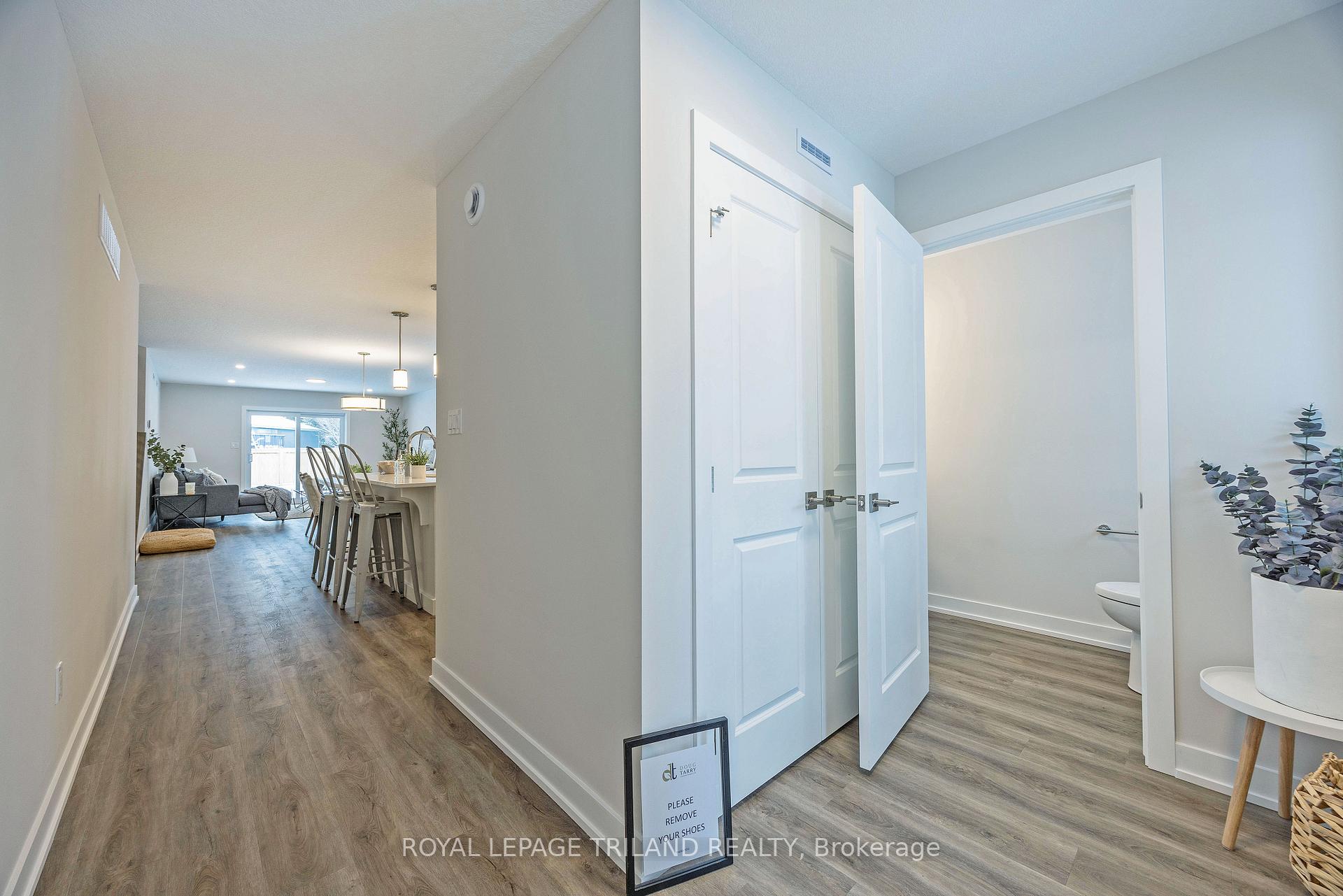 Photo 2 of 56 Hickory Lane, St. Thomas — HOMEH