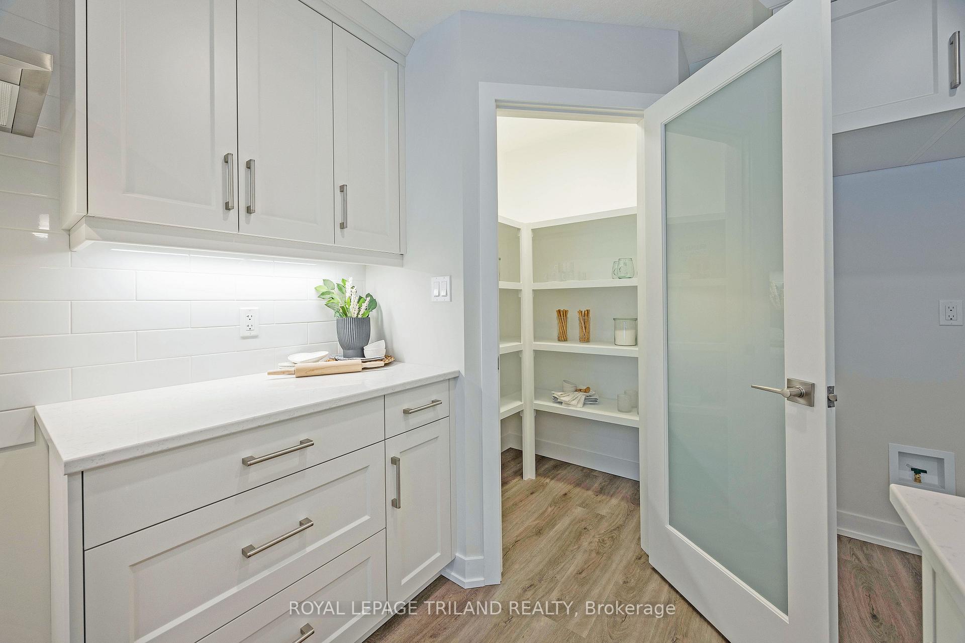 Photo 6 of 56 Hickory Lane, St. Thomas — HOMEH