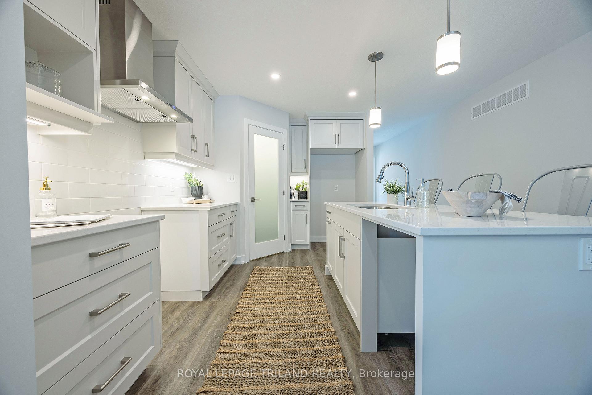 Photo 10 of 56 Hickory Lane, St. Thomas — HOMEH
