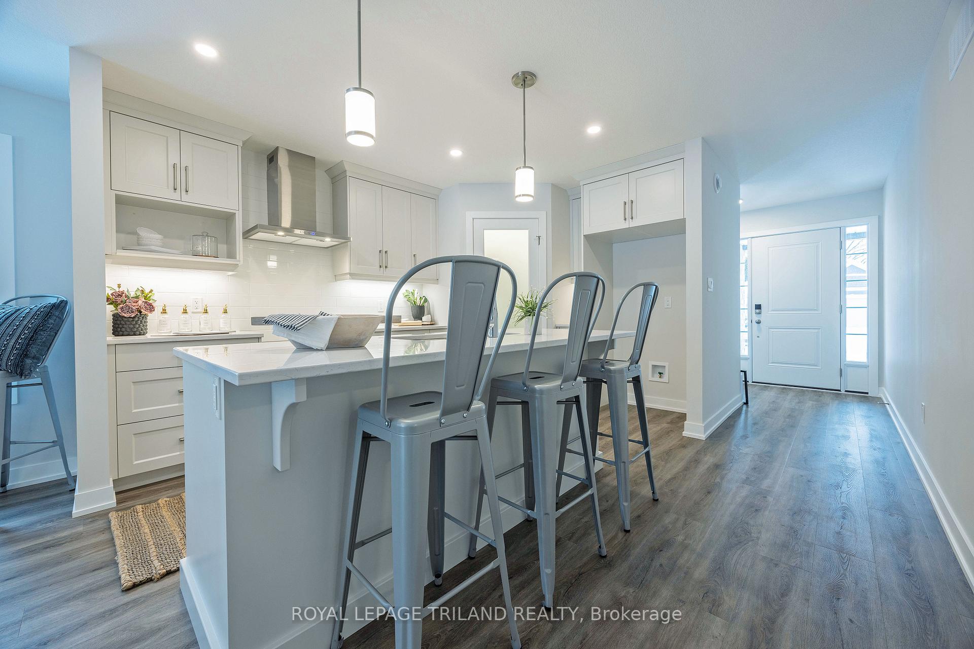 Photo 11 of 56 Hickory Lane, St. Thomas — HOMEH