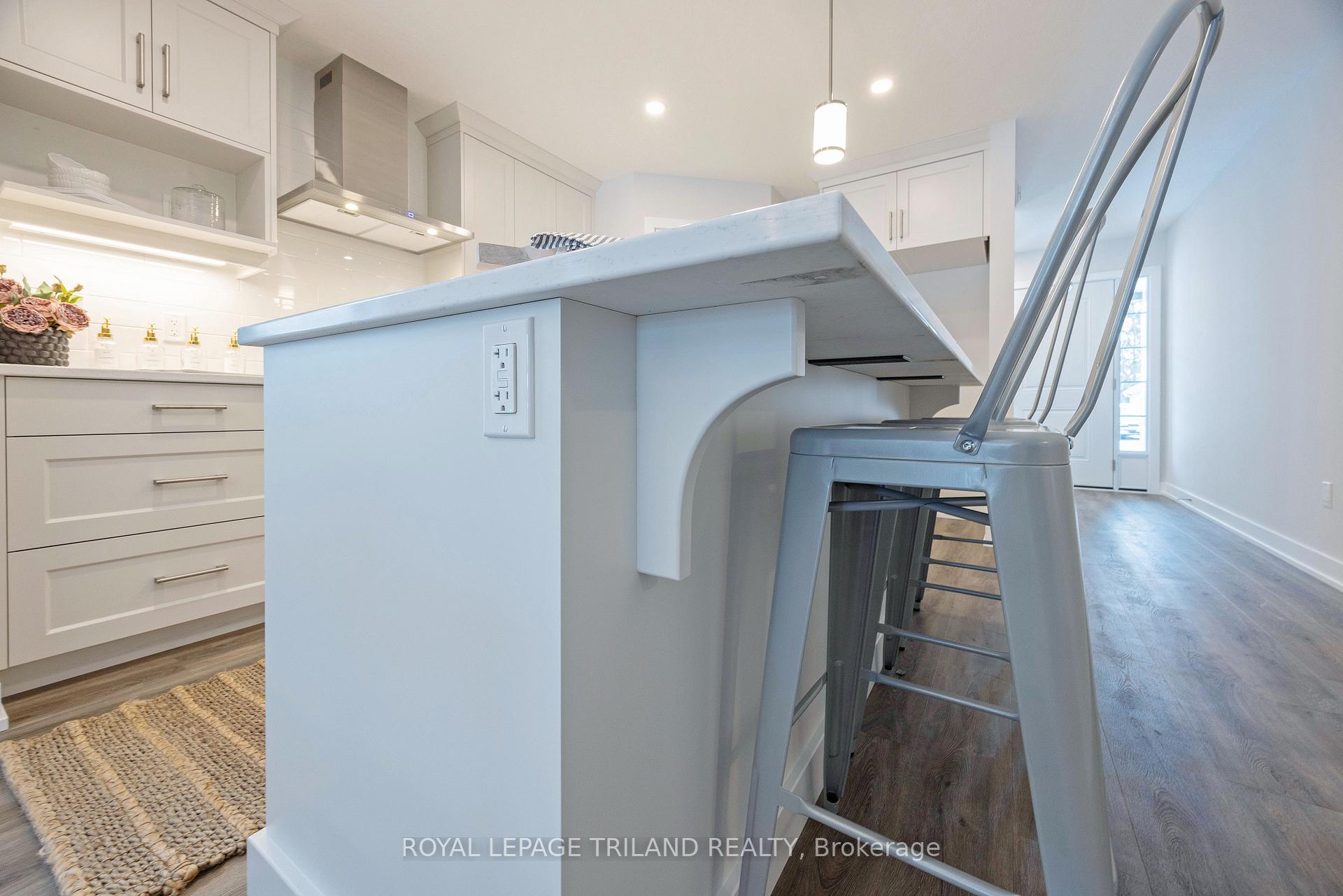Photo 16 of 56 Hickory Lane, St. Thomas — HOMEH
