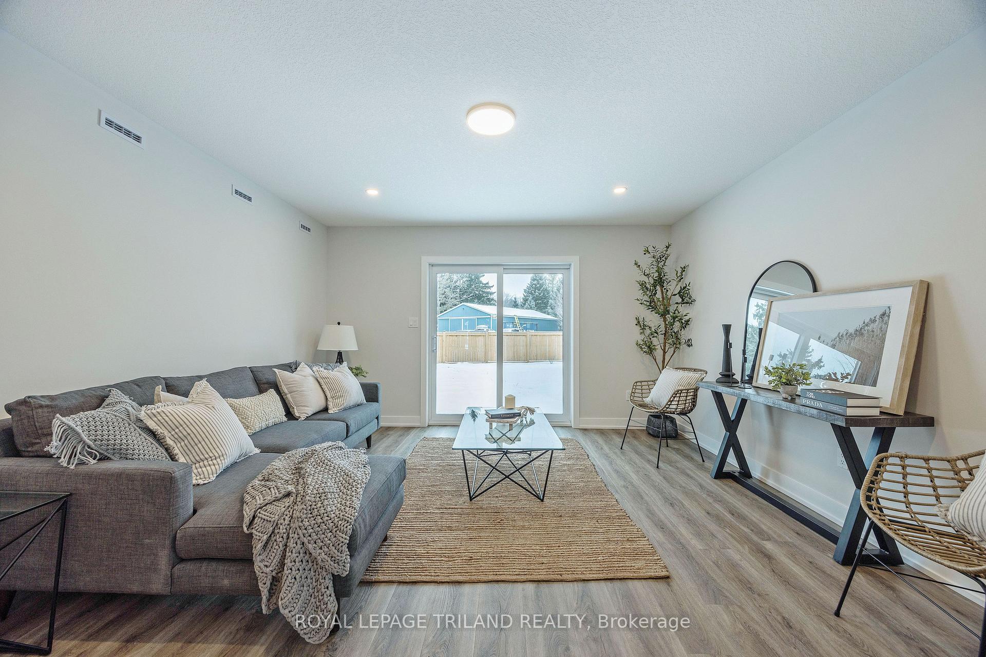 Photo 17 of 56 Hickory Lane, St. Thomas — HOMEH
