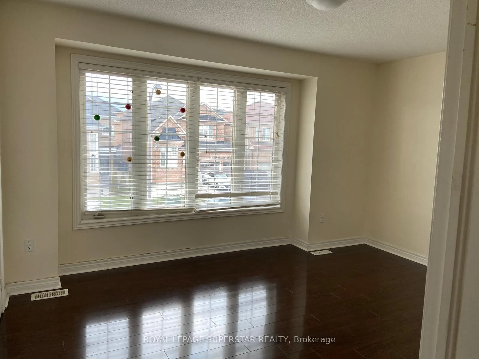 Photo 3 of 27 Robitaille Road, Brampton, Sandringham-Wellington — HOMEH