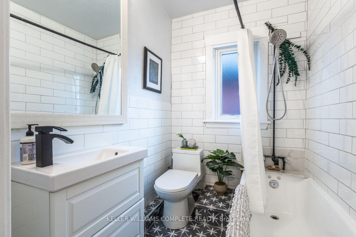 Photo 25 of 86 Eastbourne Avenue, Hamilton, St. Clair — HOMEH