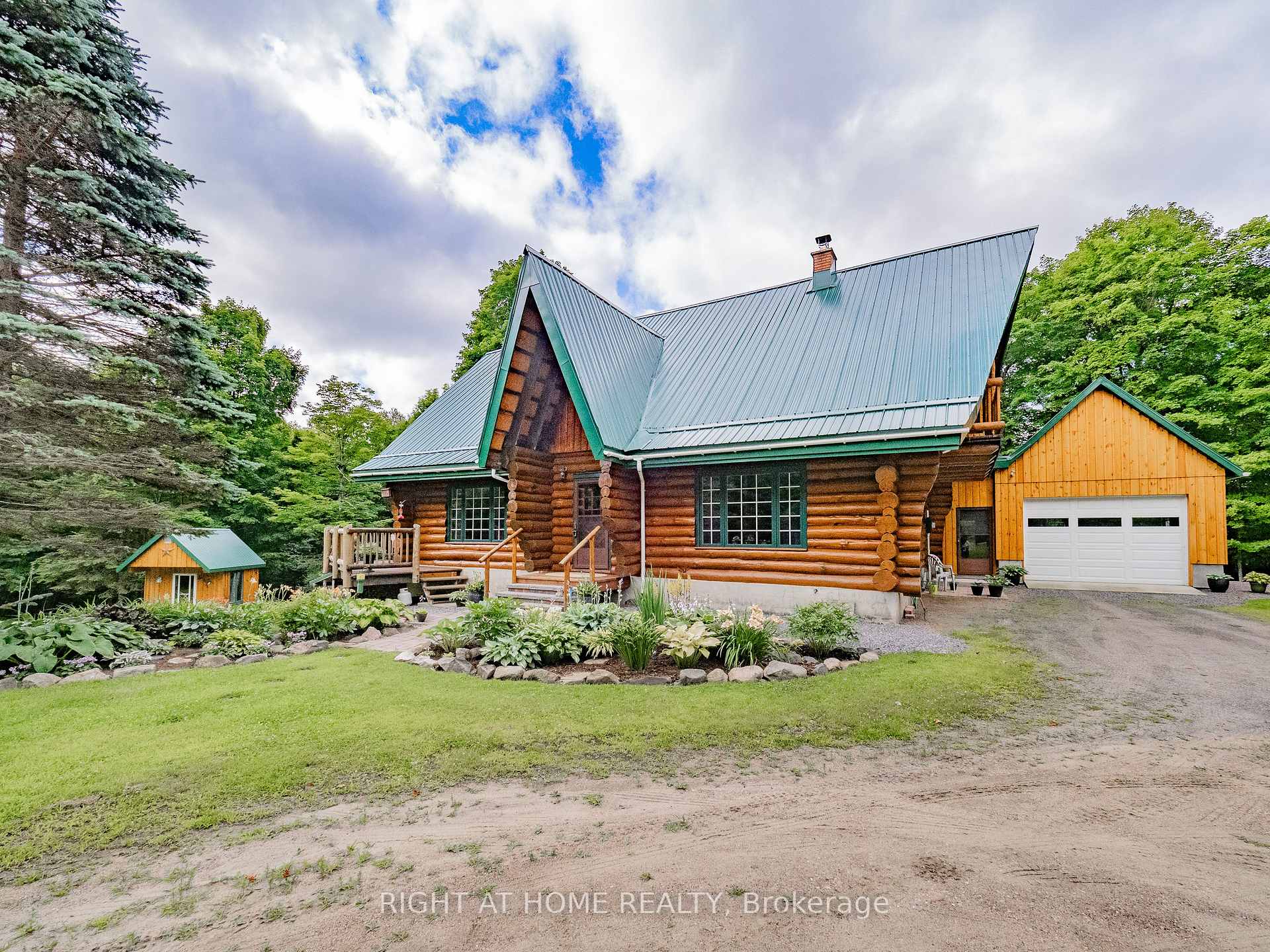 Front of 1696 Highway 118 E
