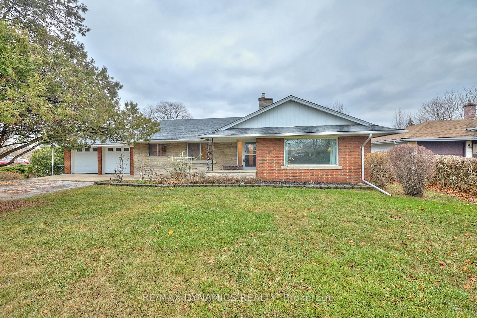 Photo 2 of 522 Ontario Street, St. Catharines, Lakeport — HOMEH