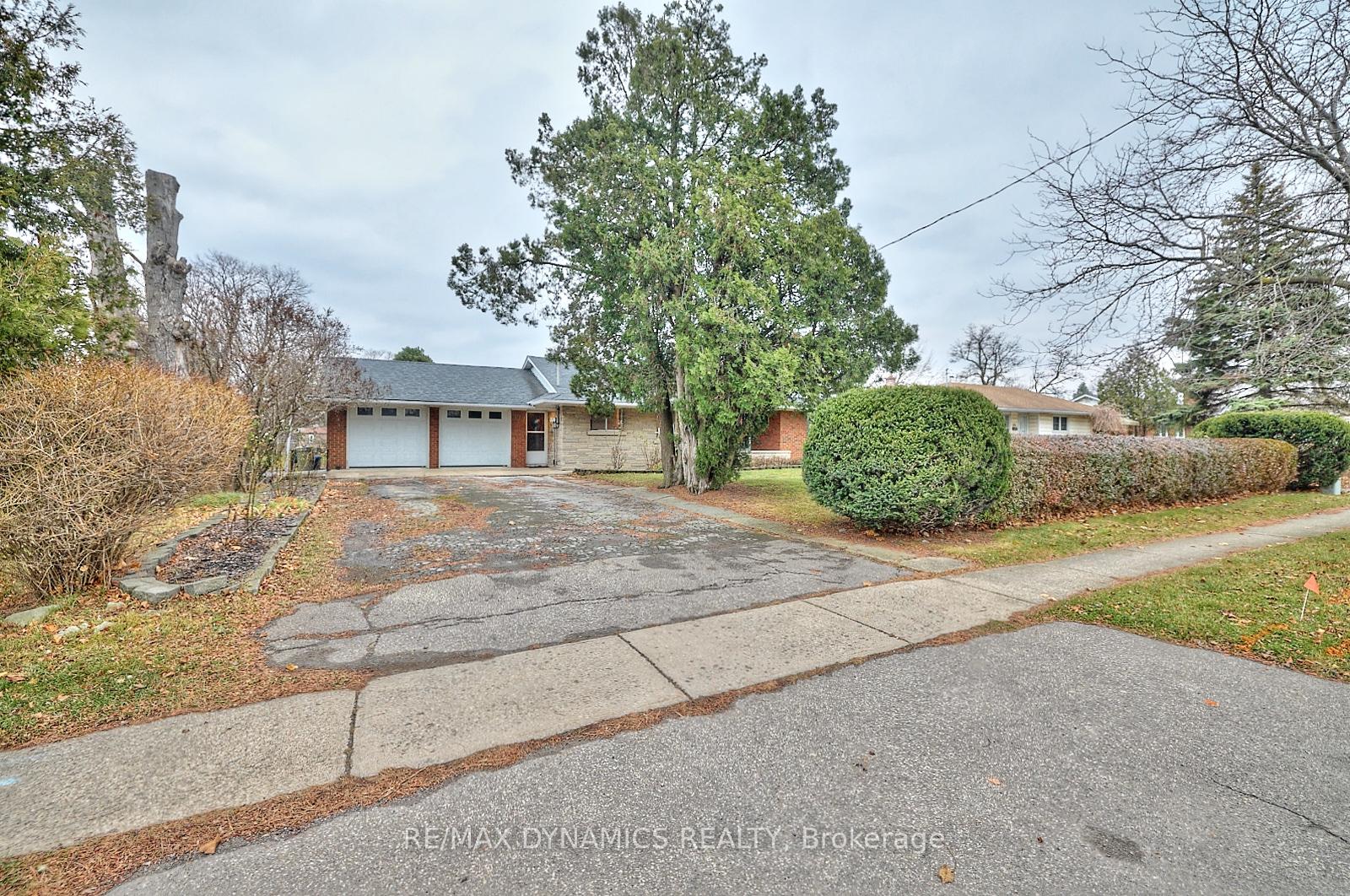 Photo 3 of 522 Ontario Street, St. Catharines, Lakeport — HOMEH