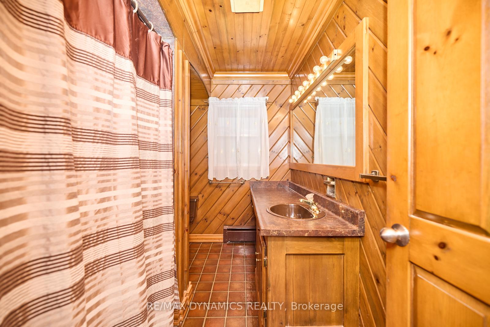 Photo 12 of 522 Ontario Street, St. Catharines, Lakeport — HOMEH