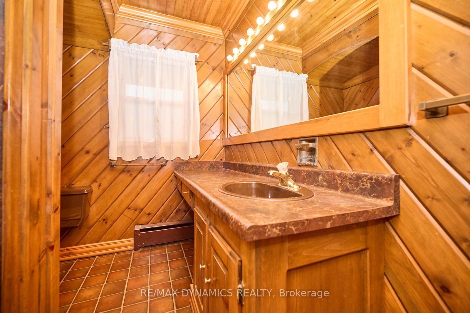 Photo 13 of 522 Ontario Street, St. Catharines, Lakeport — HOMEH