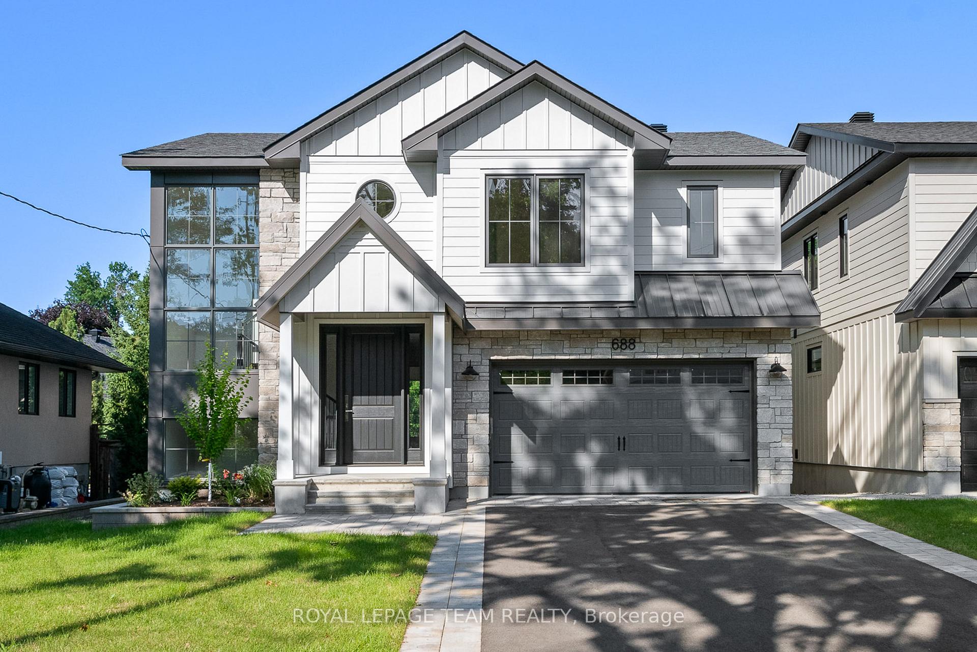 Photo 2 of 688 Hillcrest Avenue, Ottawa, Laurentianview — HOMEH