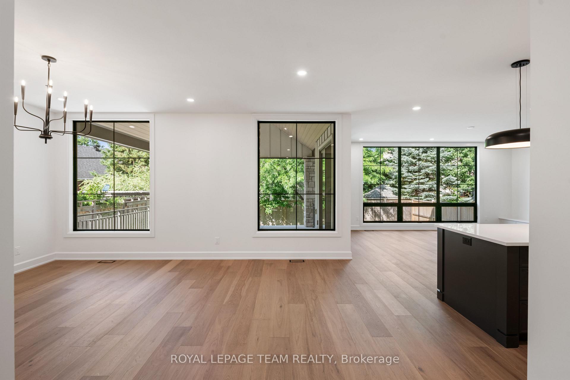 Photo 10 of 688 Hillcrest Avenue, Ottawa, Laurentianview — HOMEH