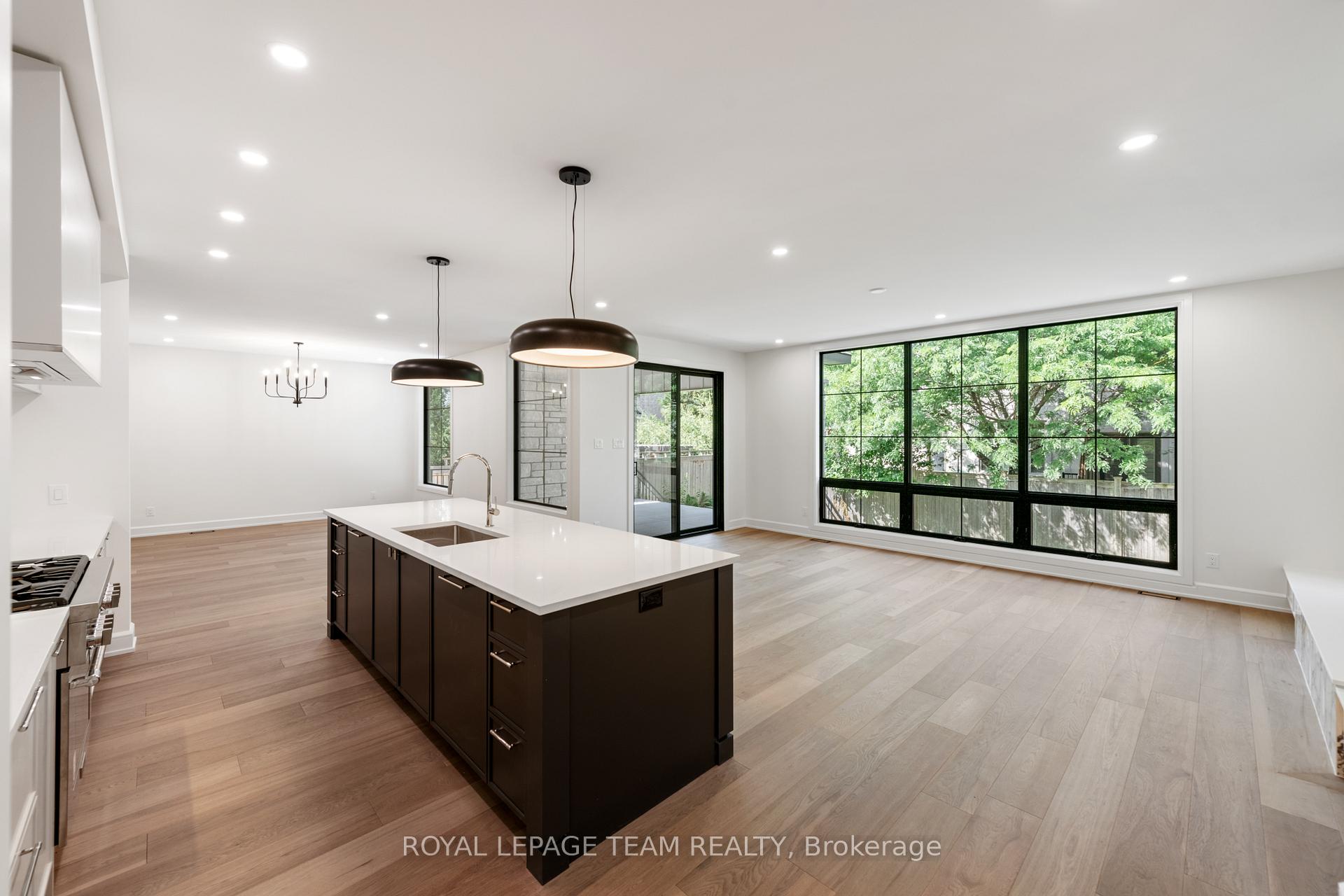 Photo 14 of 688 Hillcrest Avenue, Ottawa, Laurentianview — HOMEH