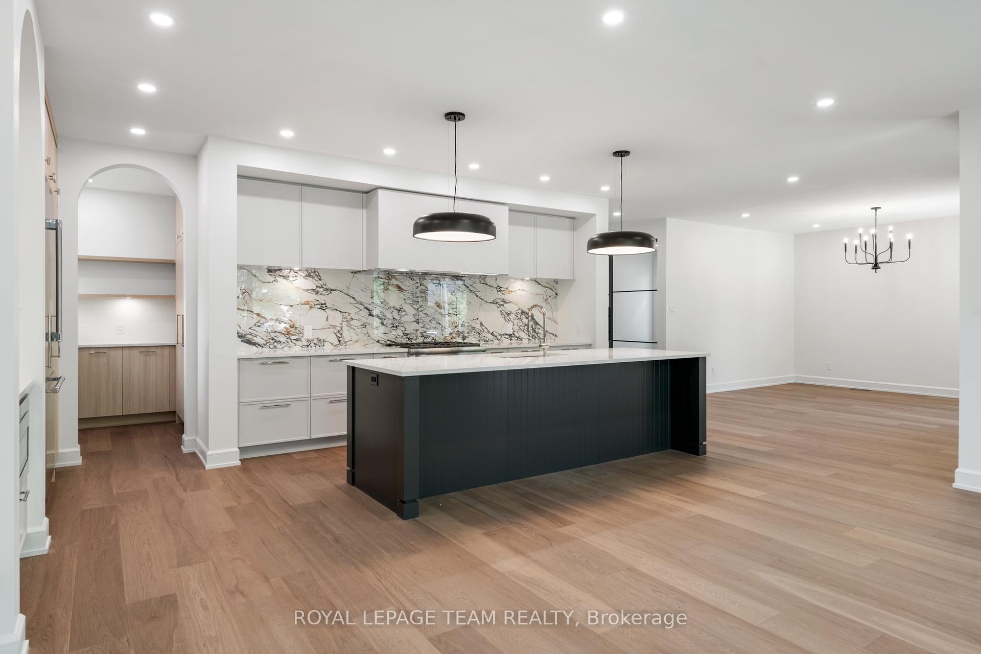 Photo 15 of 688 Hillcrest Avenue, Ottawa, Laurentianview — HOMEH