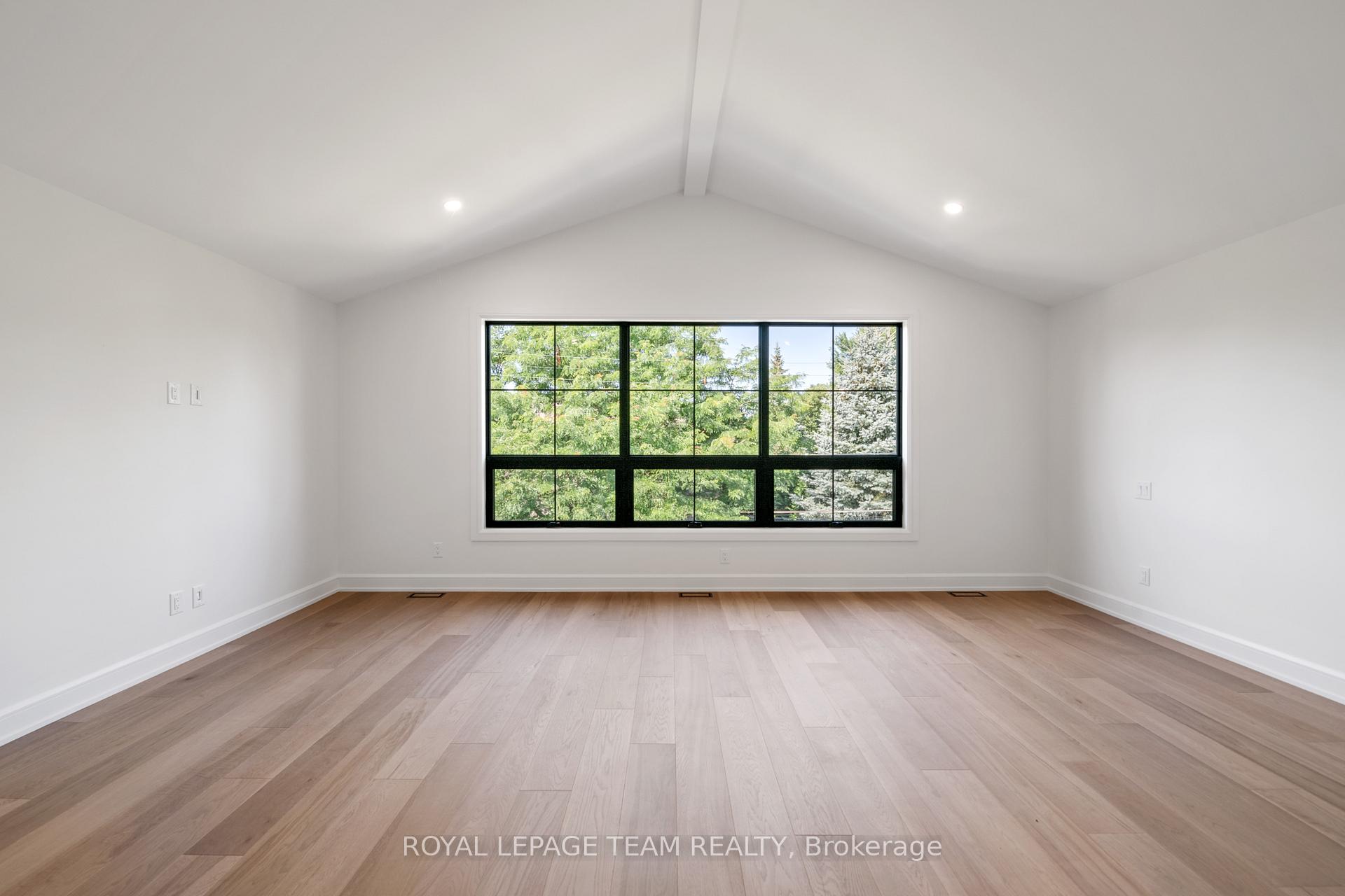 Photo 20 of 688 Hillcrest Avenue, Ottawa, Laurentianview — HOMEH